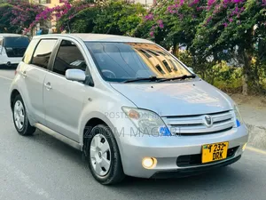 Toyota IST 2005 Silver