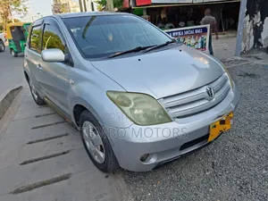 Toyota IST 2005 Silver