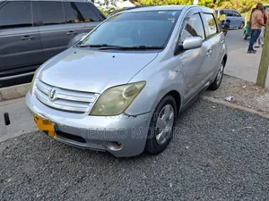 Toyota IST 2005 Silver