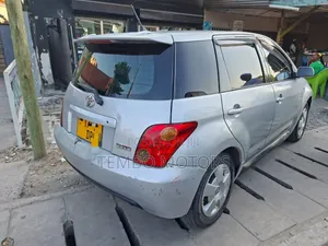 Toyota IST 2005 Silver