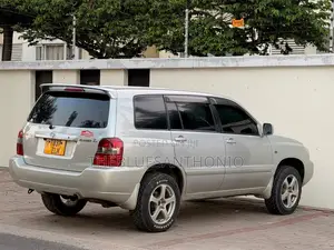 Toyota Kluger 2005 Gold