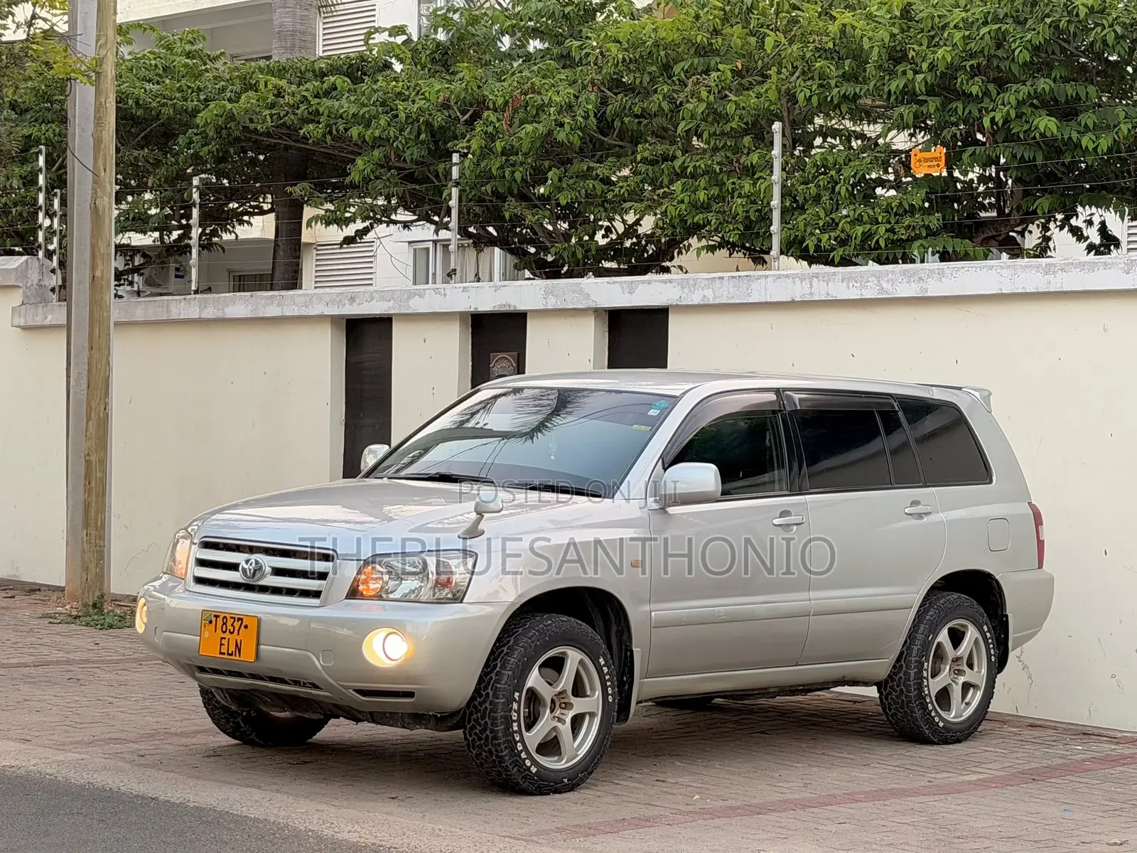 Toyota Kluger 2005 Gold