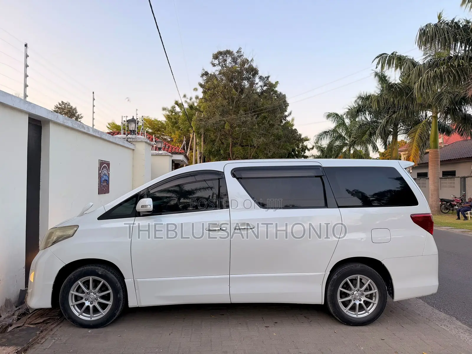 Toyota Alphard 2.4 Petrol AWD 2010 Pearl