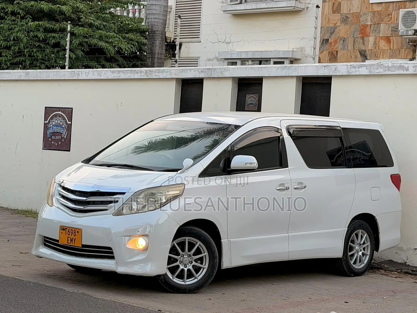 Toyota Alphard 2.4 Petrol AWD 2010 Pearl