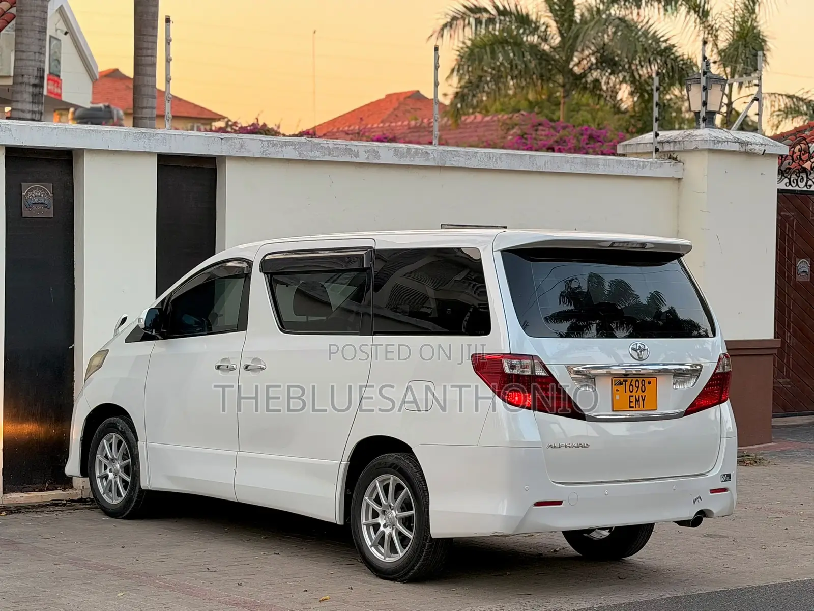 Toyota Alphard 2.4 Petrol AWD 2010 Pearl