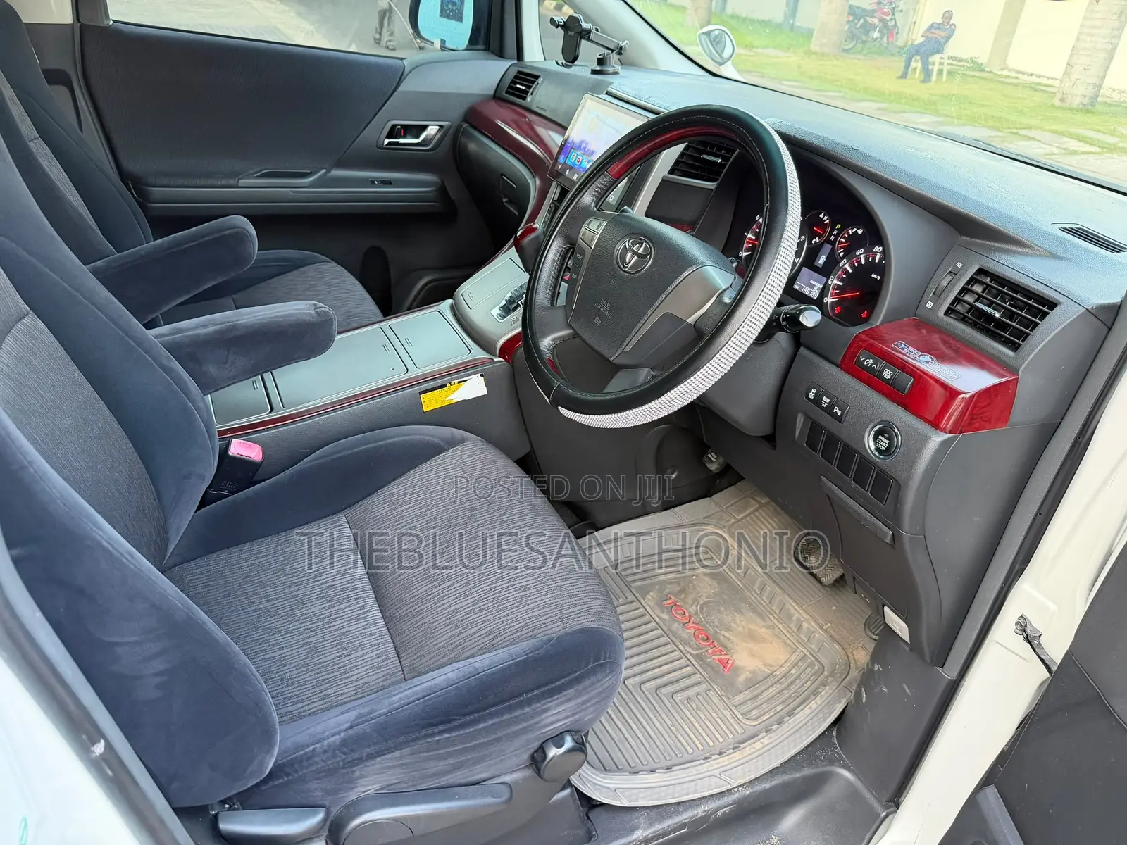 Toyota Alphard 2.4 Petrol AWD 2010 Pearl