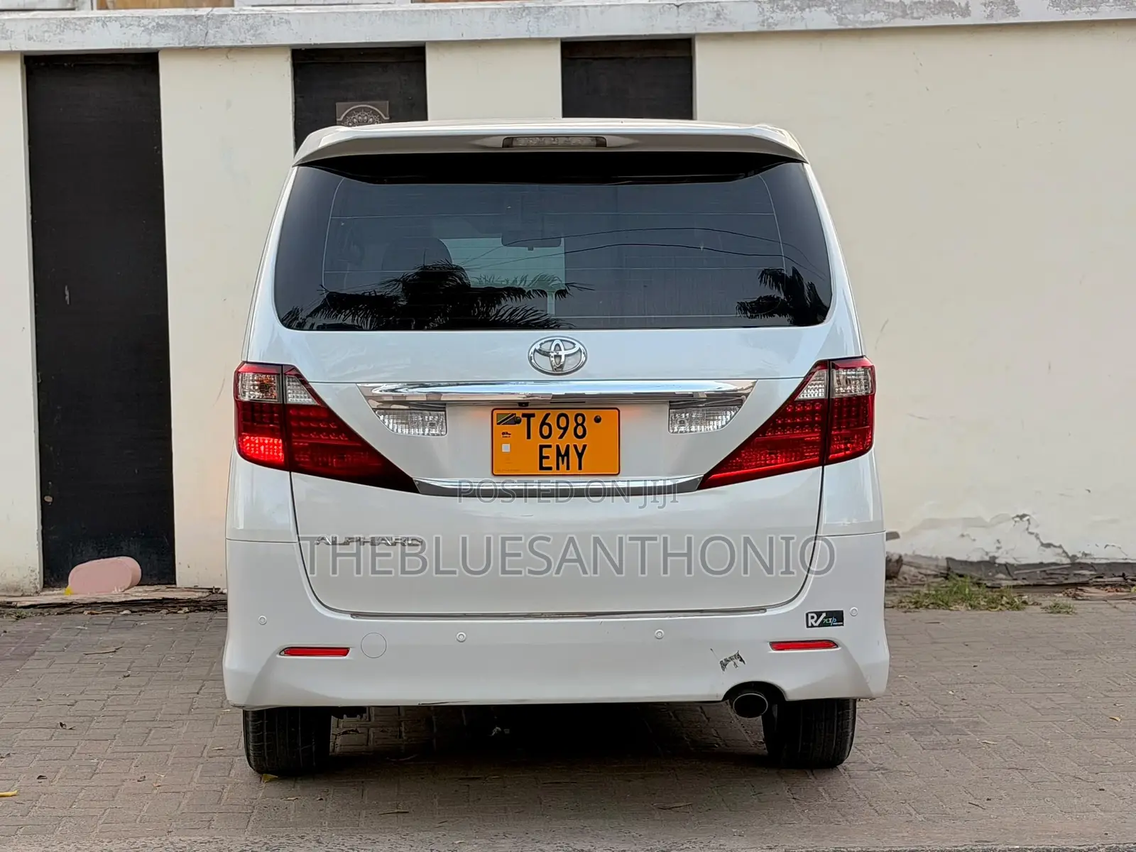 Toyota Alphard 2.4 Petrol AWD 2010 Pearl