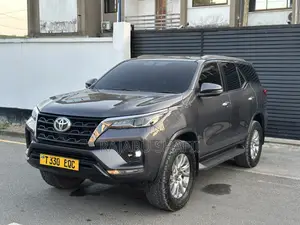Toyota Fortuner 2.8 D AWD 2022 Gray