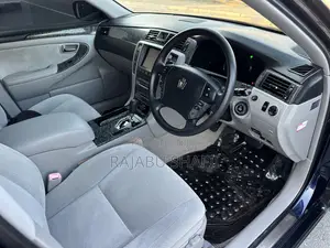 Toyota Crown 2006 Blue