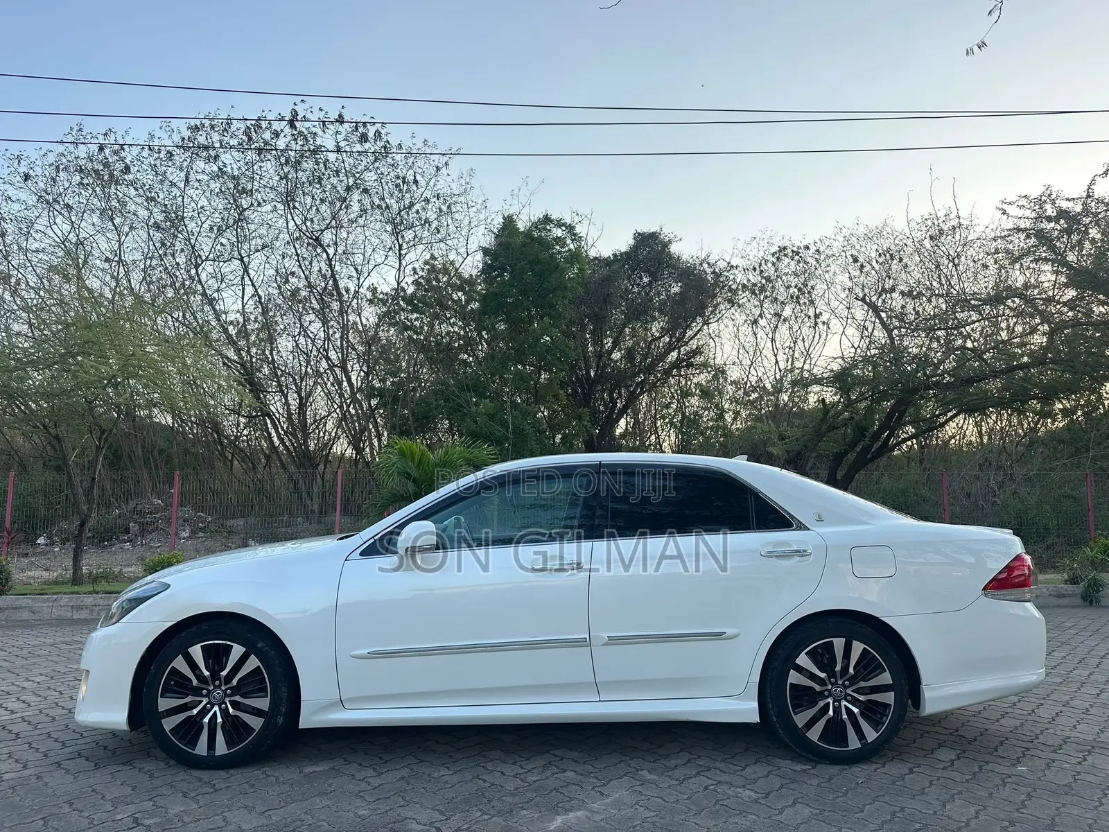 Toyota Crown 2011 Pearl