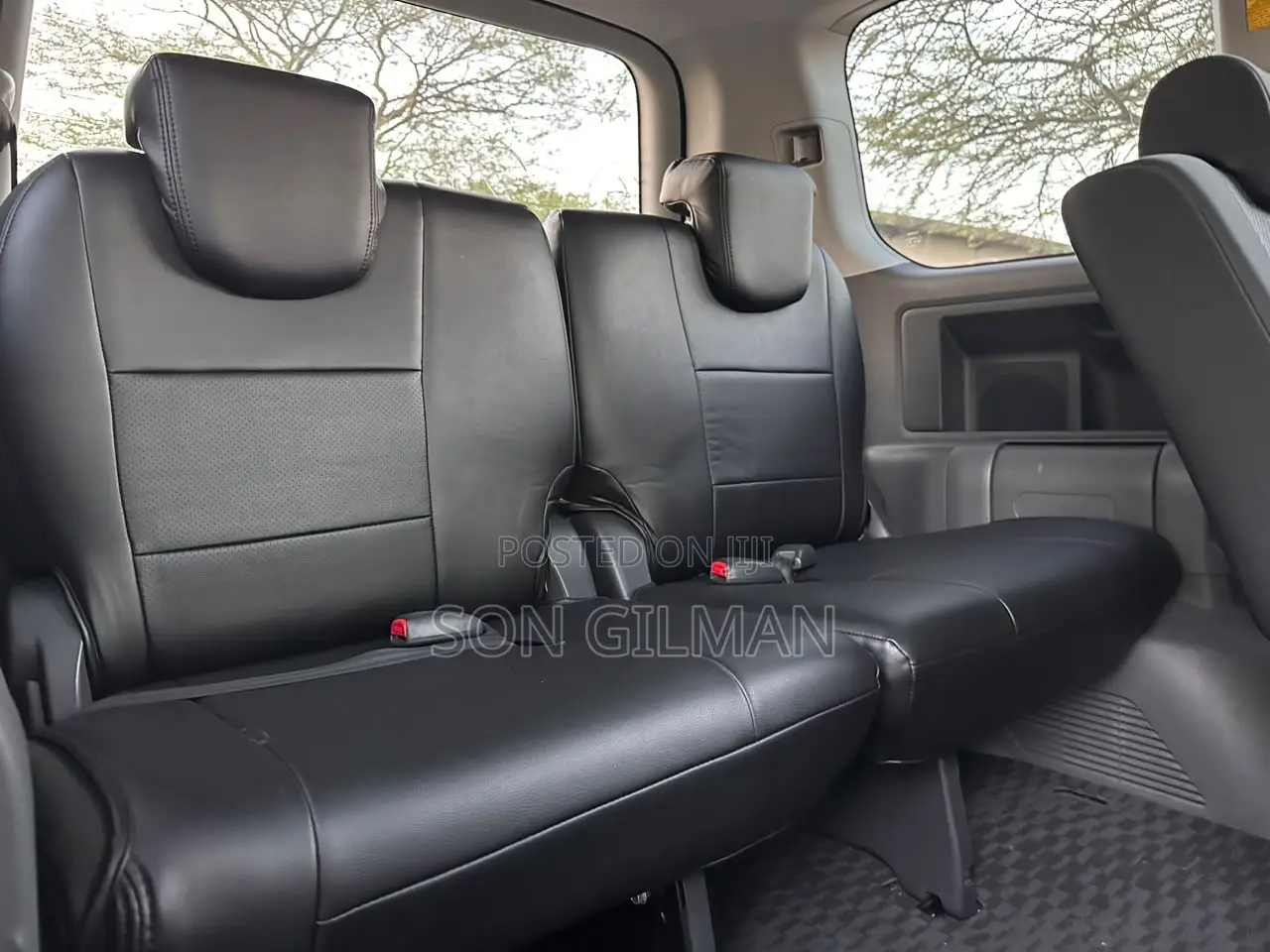 Toyota Noah 2007 Silver