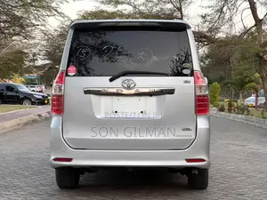 Toyota Noah 2007 Silver