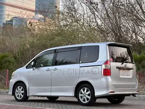 Toyota Noah 2007 Silver