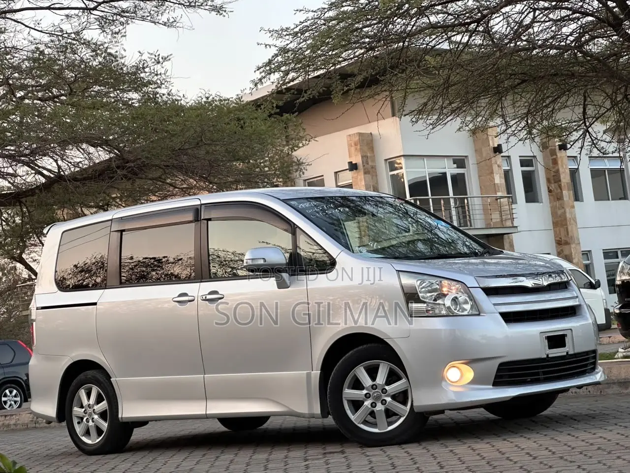 Toyota Noah 2007 Silver
