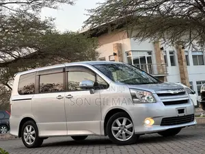 Toyota Noah 2007 Silver
