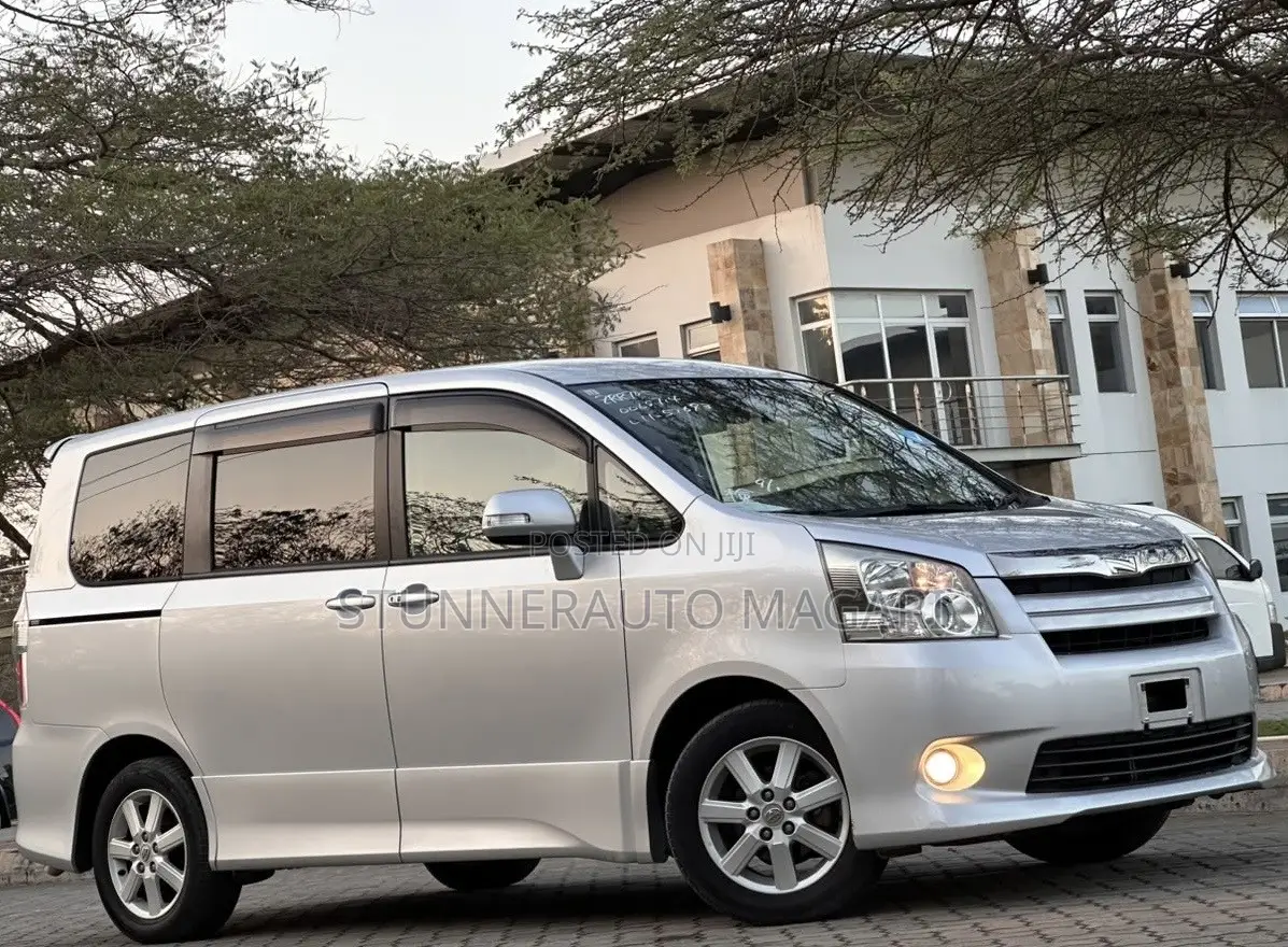 Toyota Noah 2008 Silver