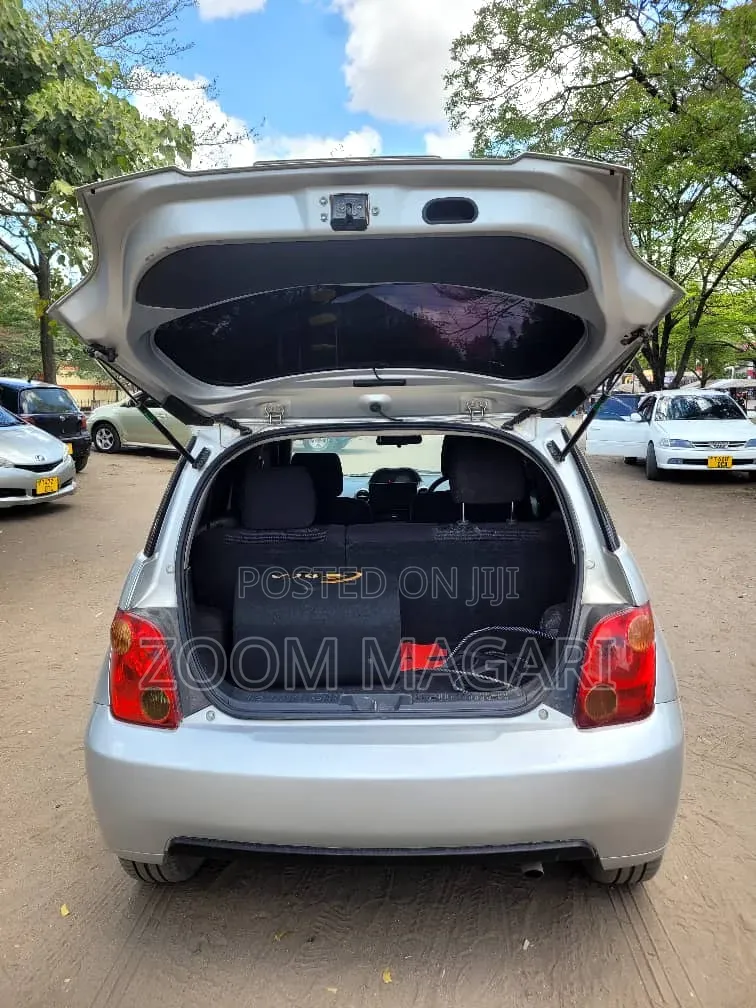 Toyota IST 2004 Silver