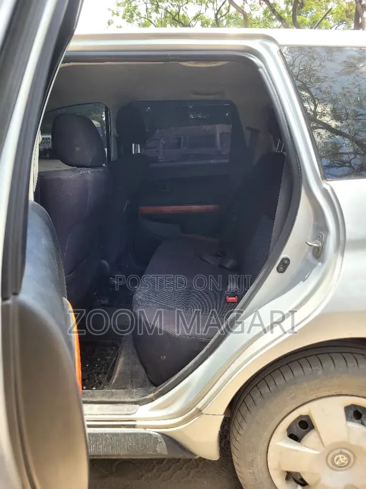 Toyota IST 2004 Silver