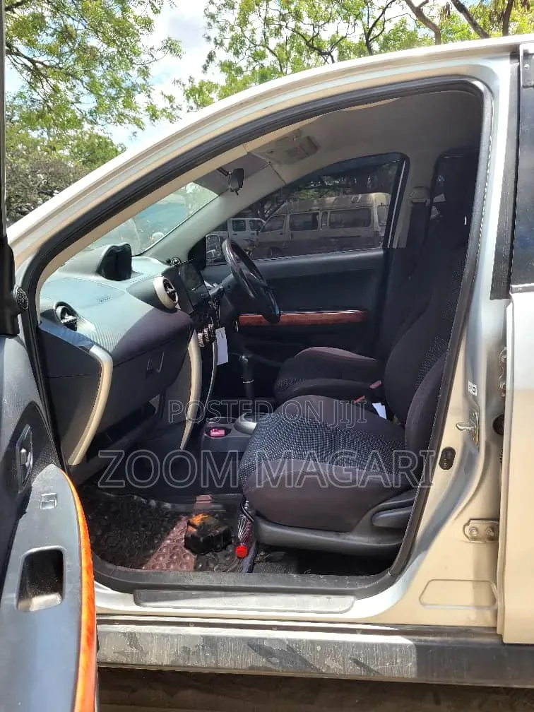 Toyota IST 2004 Silver