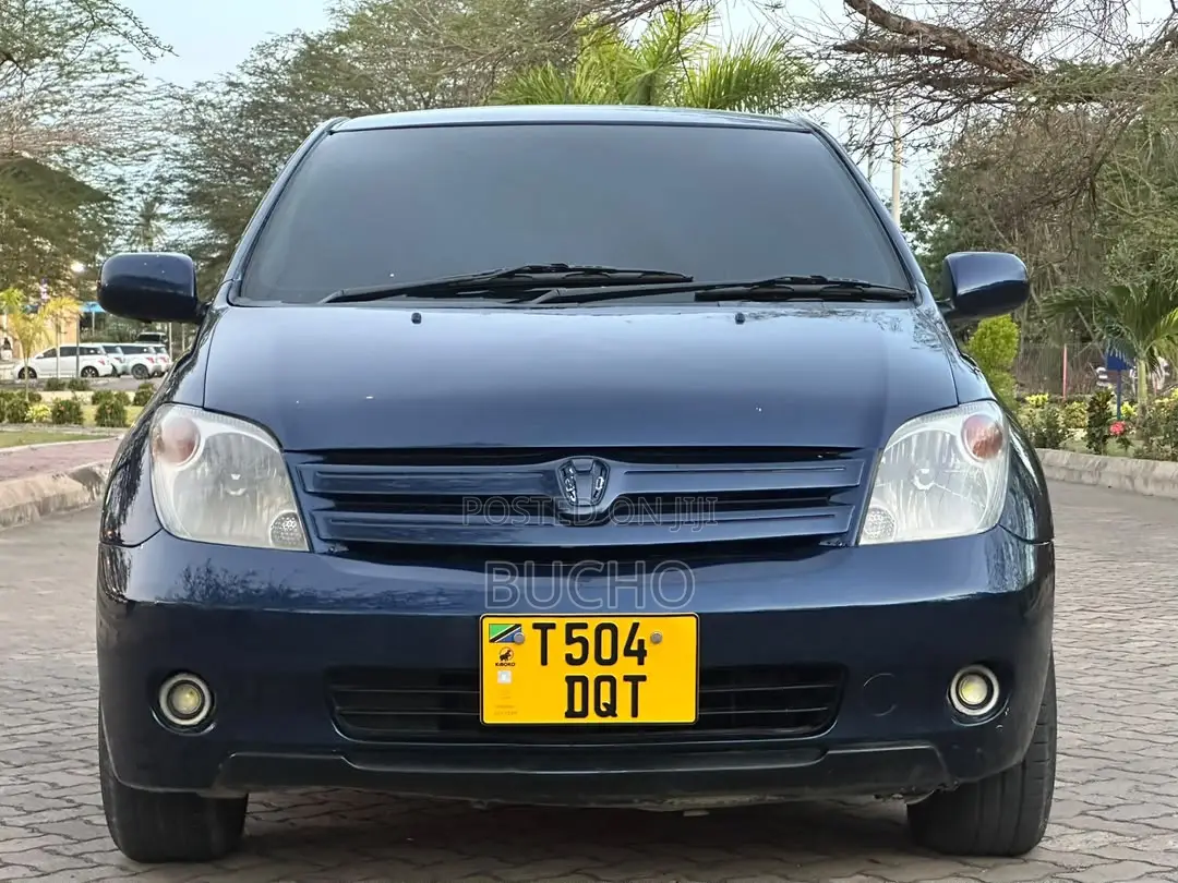 Toyota IST 2005 Blue