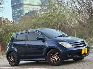Toyota IST 2005 Blue