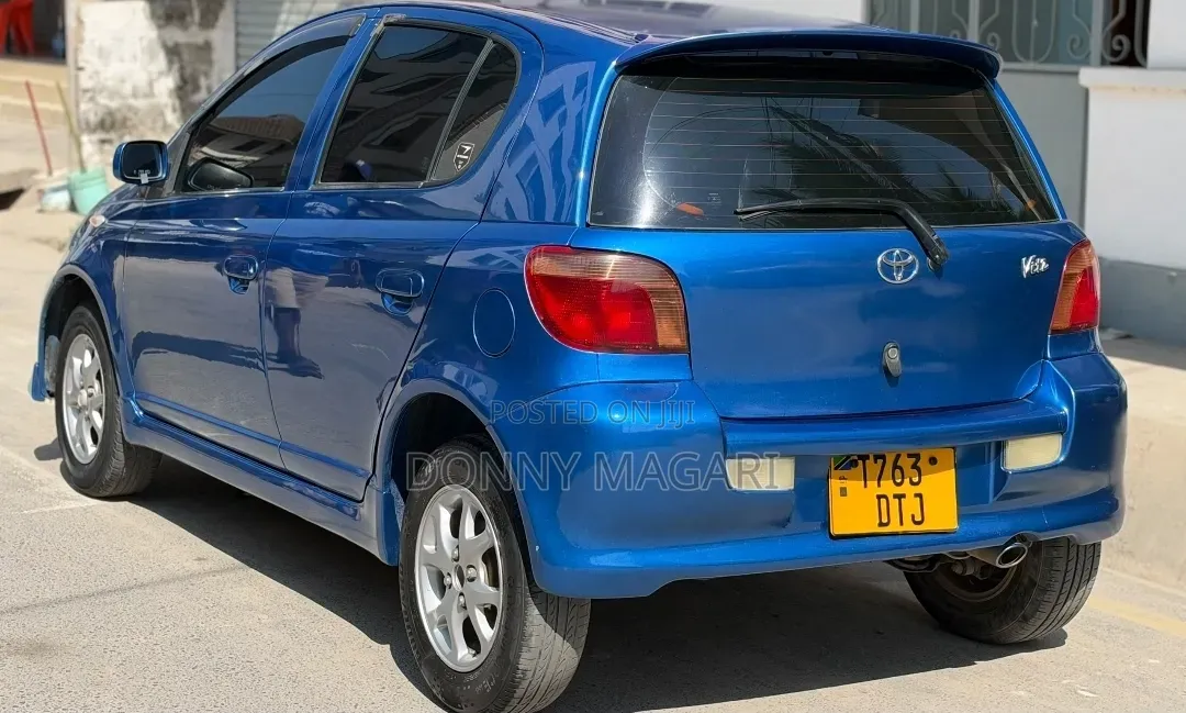 Toyota Vitz 2005 Blue
