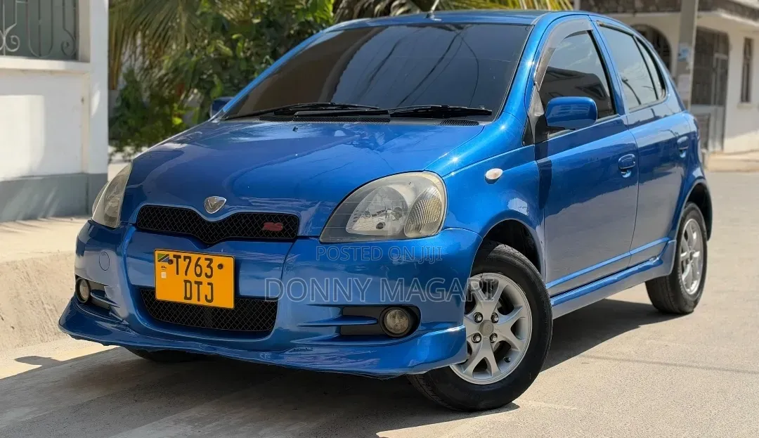 Toyota Vitz 2005 Blue
