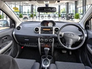 Toyota IST 2003 Off white