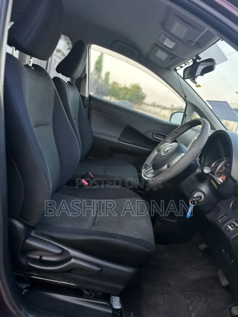 Toyota Ractis 1.5 FWD 2012 Maroon