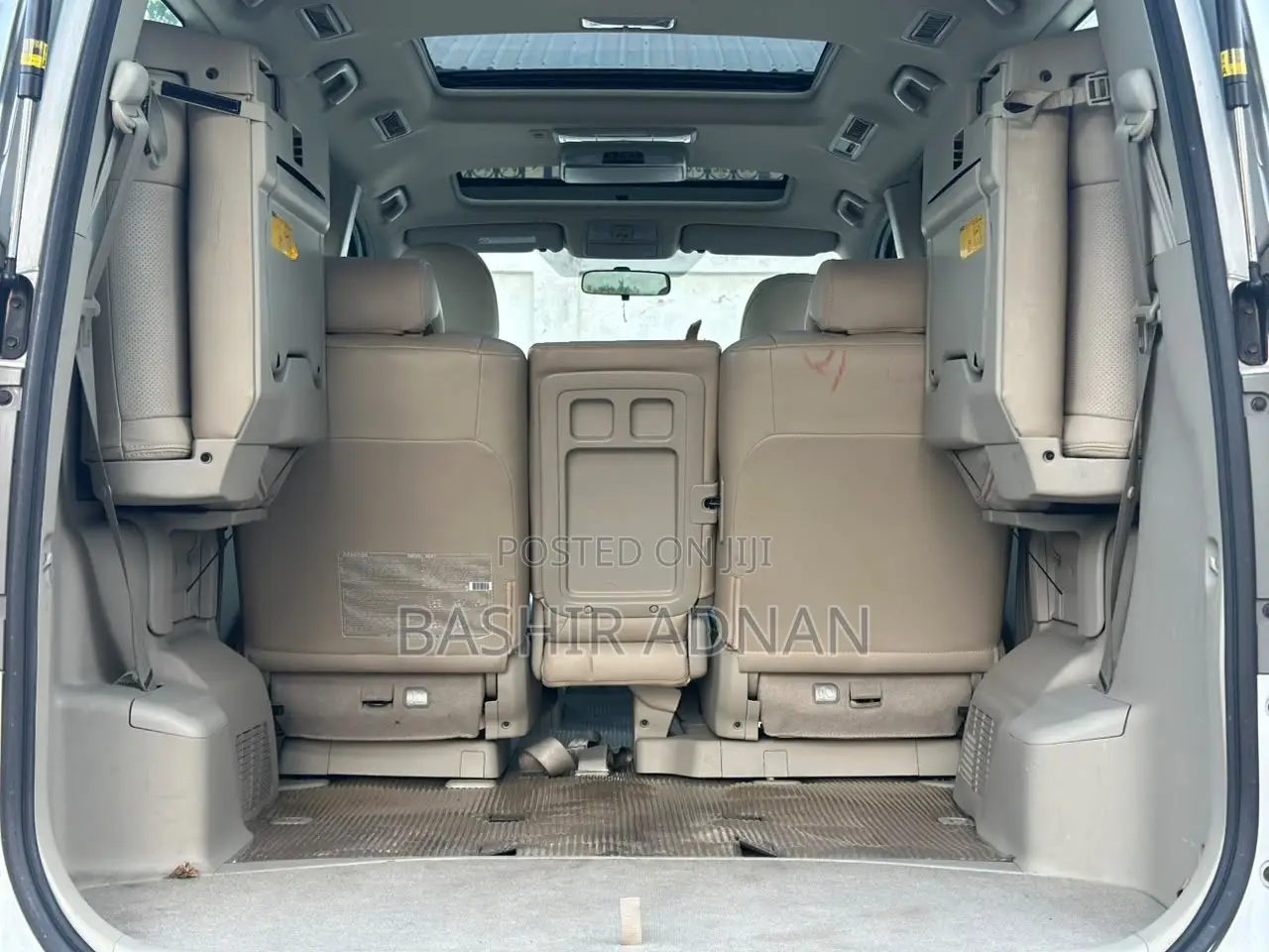 Toyota Noah 2.0 143hp AWD (7 Seater) 2009 Silver