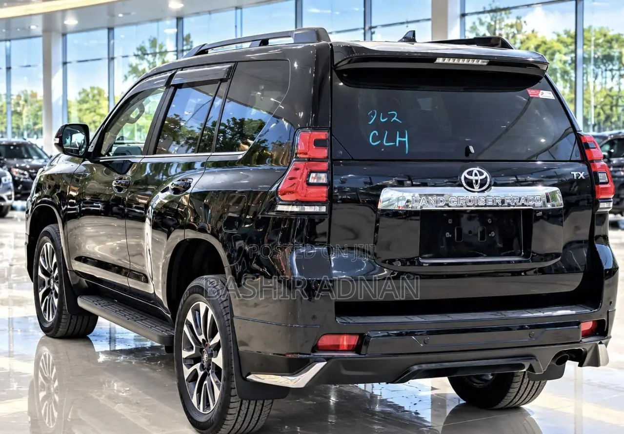 Toyota Land Cruiser Prado 2.8 2023 Black