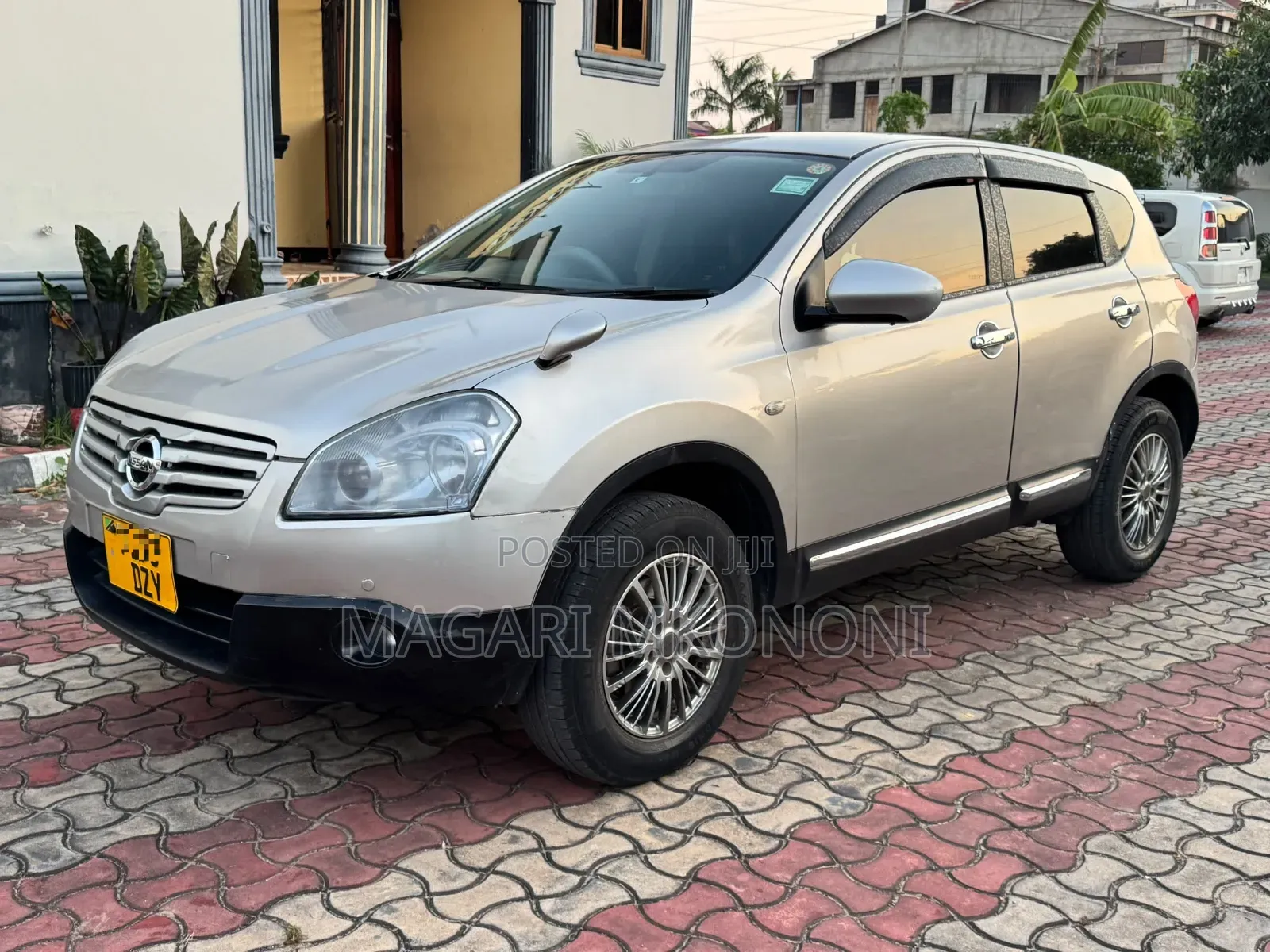 Nissan Dualis 2009 Brown