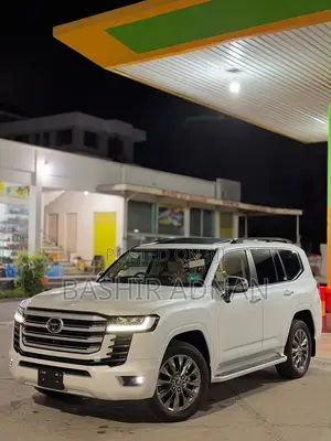 Toyota Land Cruiser LC300 2024 Off white