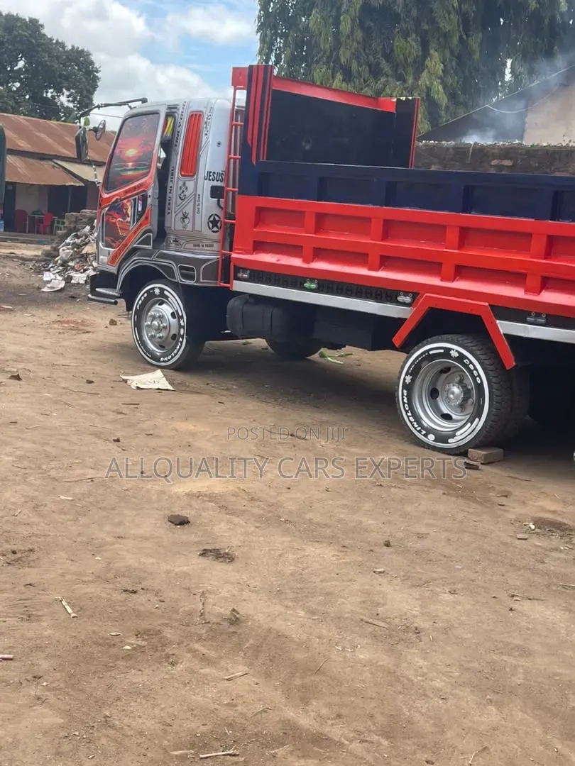 Fuso Tipper 6d17