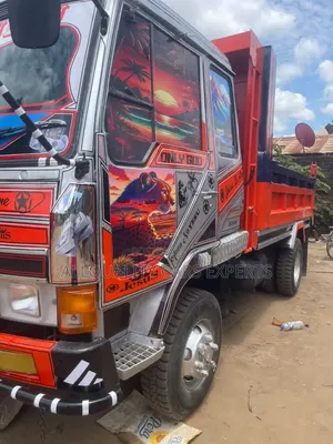 Fuso Tipper 6d17