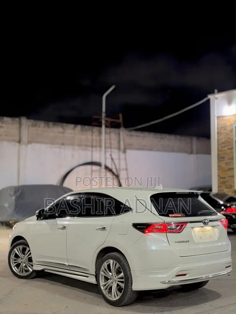Toyota Harrier 2.0 2016 Pearl