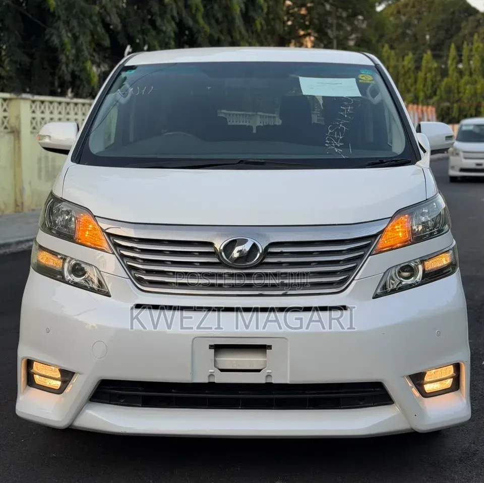 Toyota Vellfire 2011 White