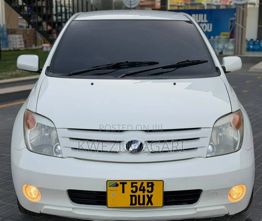 Toyota IST 2005 White
