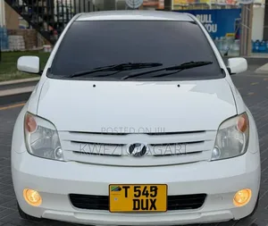 Toyota IST 2005 White