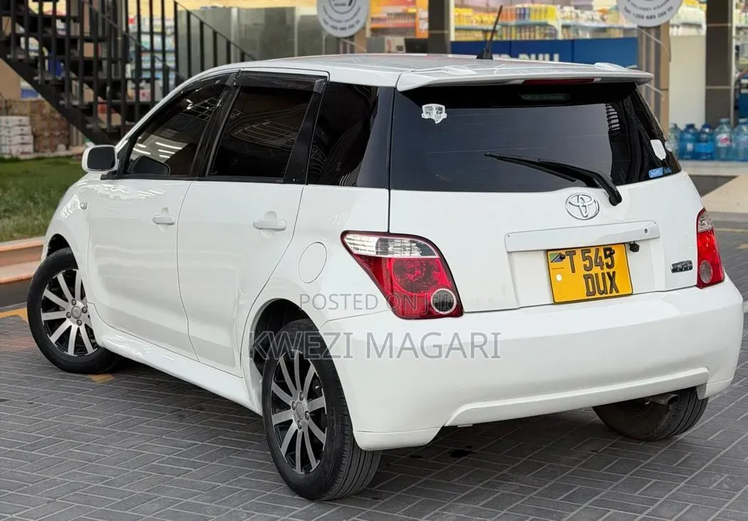 Toyota IST 2005 White