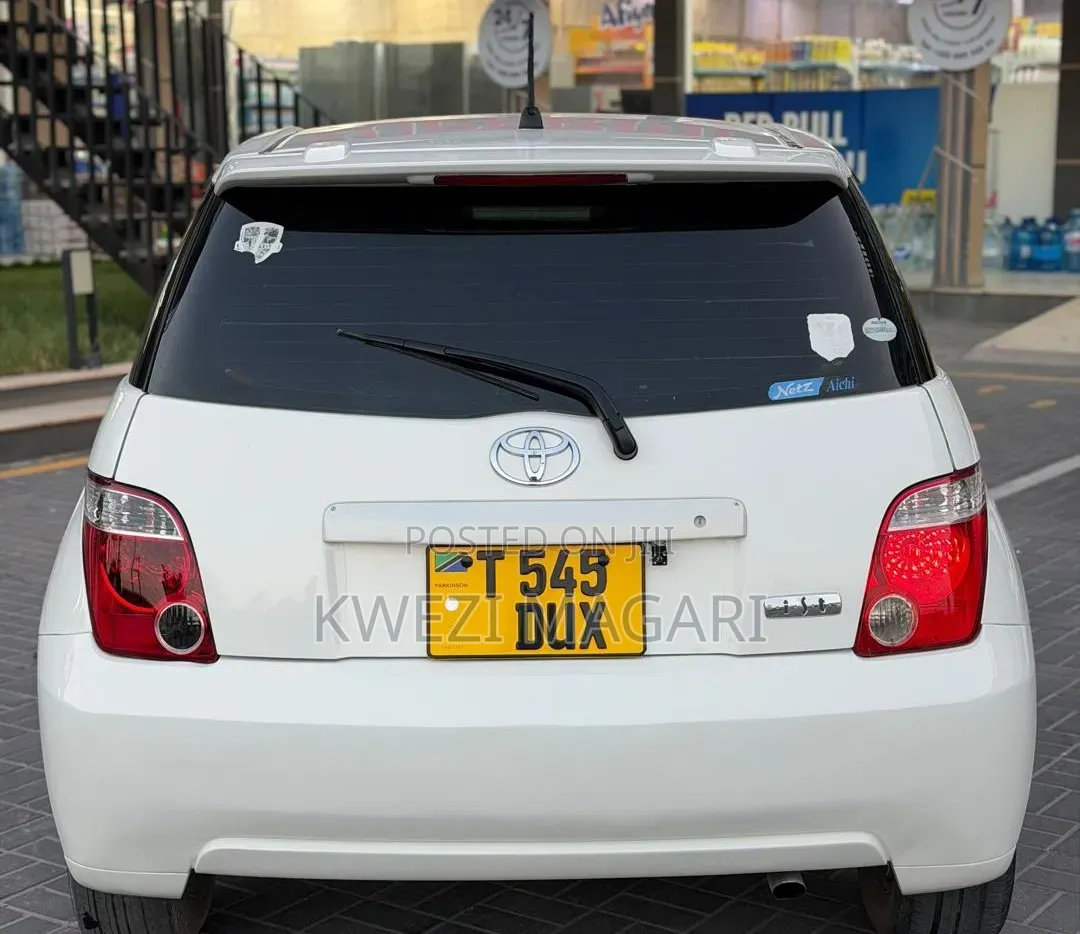 Toyota IST 2005 White