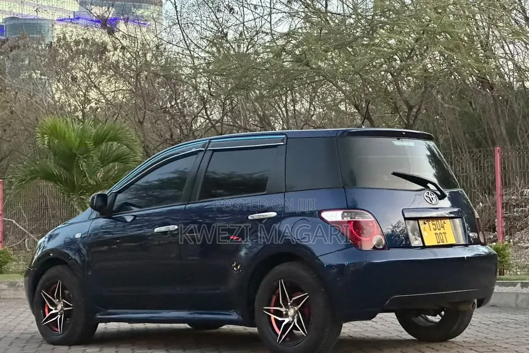 Toyota IST 2004 Blue