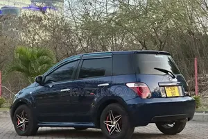 Toyota IST 2004 Blue