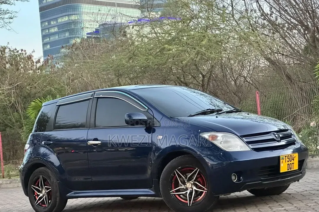 Toyota IST 2004 Blue