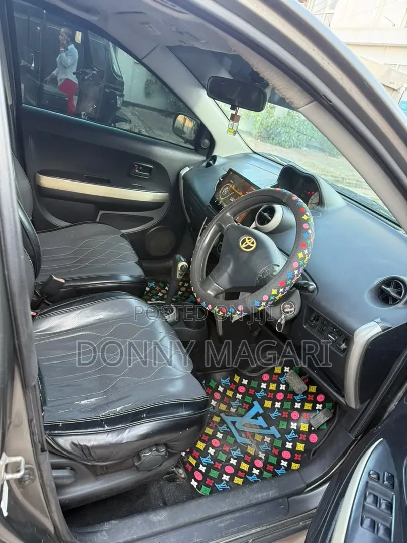 Toyota IST 2005 Gray
