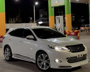 Toyota Harrier 2.0 2016 Pearl