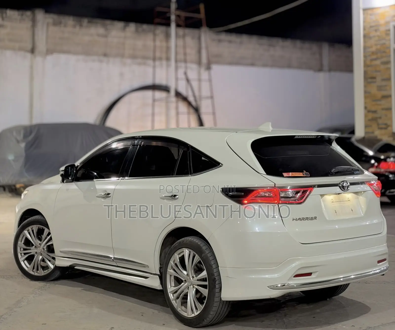 Toyota Harrier 2.0 2016 Pearl