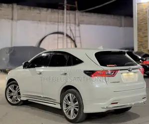 Toyota Harrier 2.0 2016 Pearl