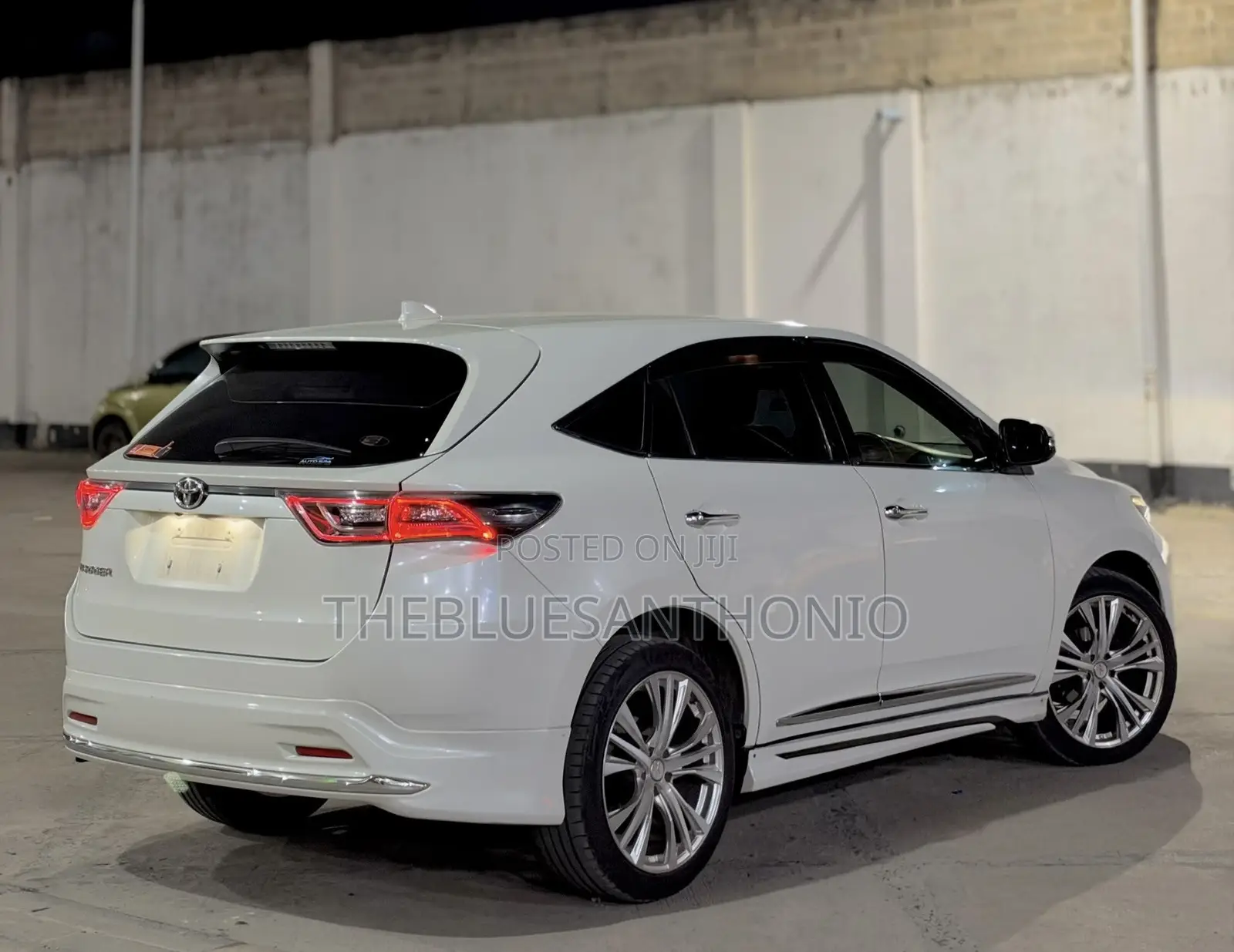 Toyota Harrier 2.0 2016 Pearl