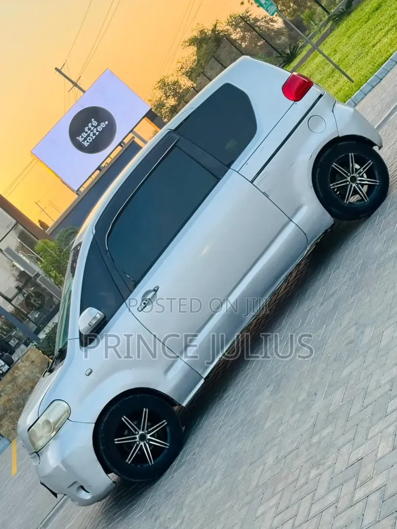 Toyota Porte 1.3 FWD 2004 Silver